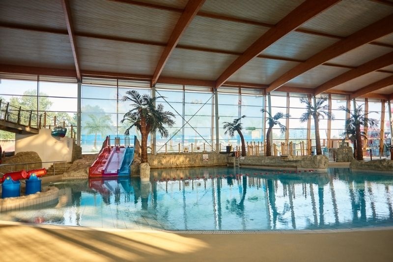Aquapark Wrocław - შიდა აუზები და გასართობი ზონა